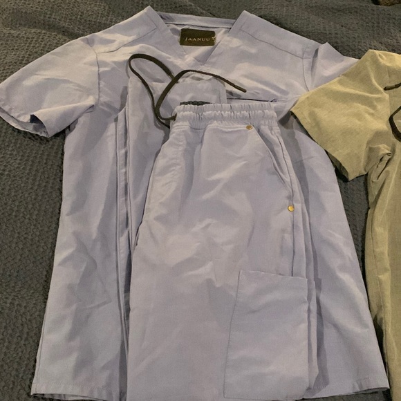 Men’s Jaanuu scrubs shirt and pants - Picture 1 of 2